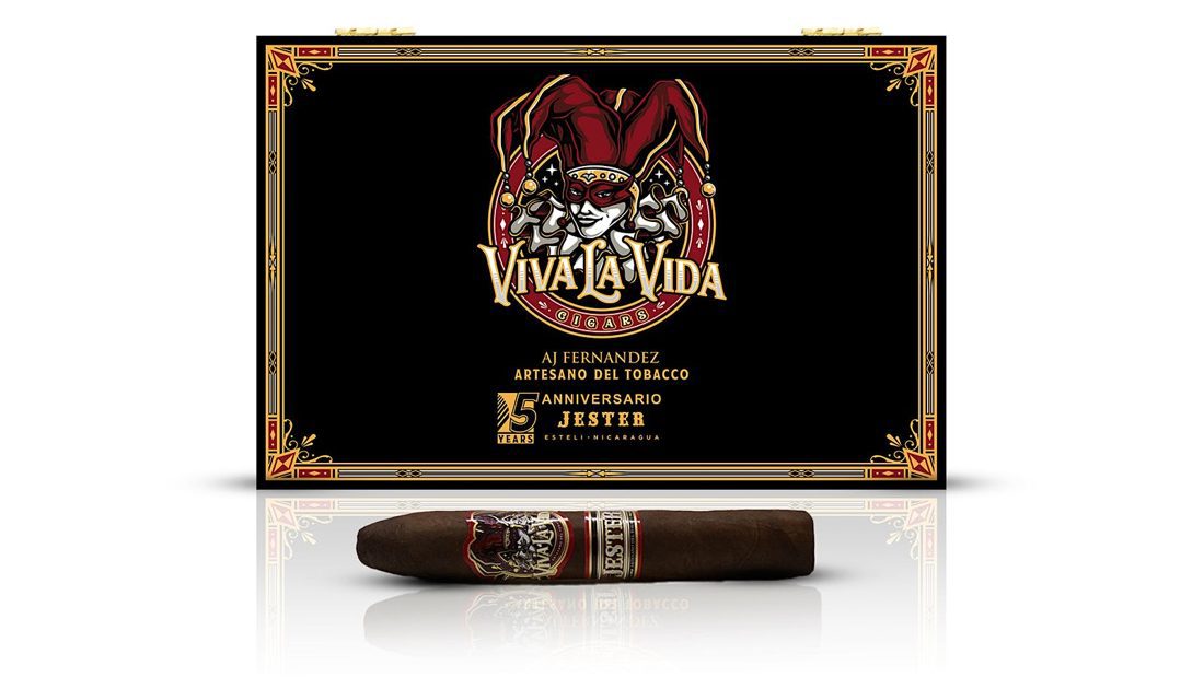 Viva La Vida Aniversario Jester cigar with decorative band
